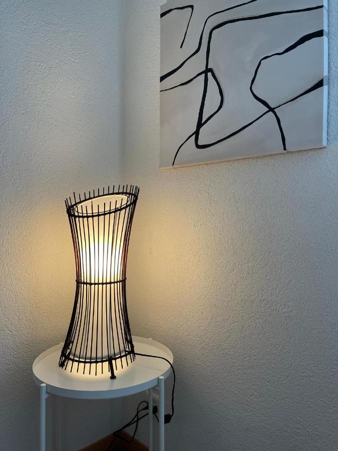 Appartement Luna Avec Parking Couvert Prive Le Locle Bagian luar foto